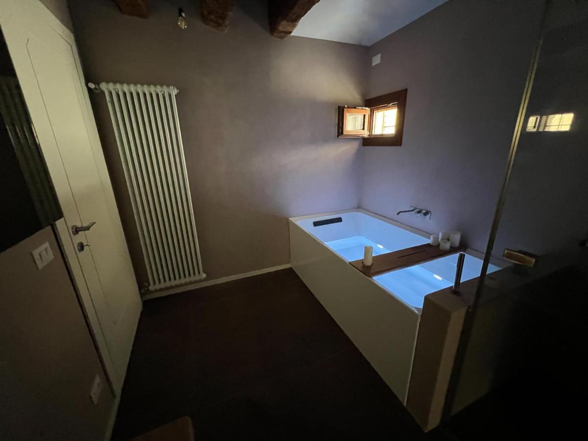 Venice Luxury Suite - Private Jacuzzi And Design Exterior foto